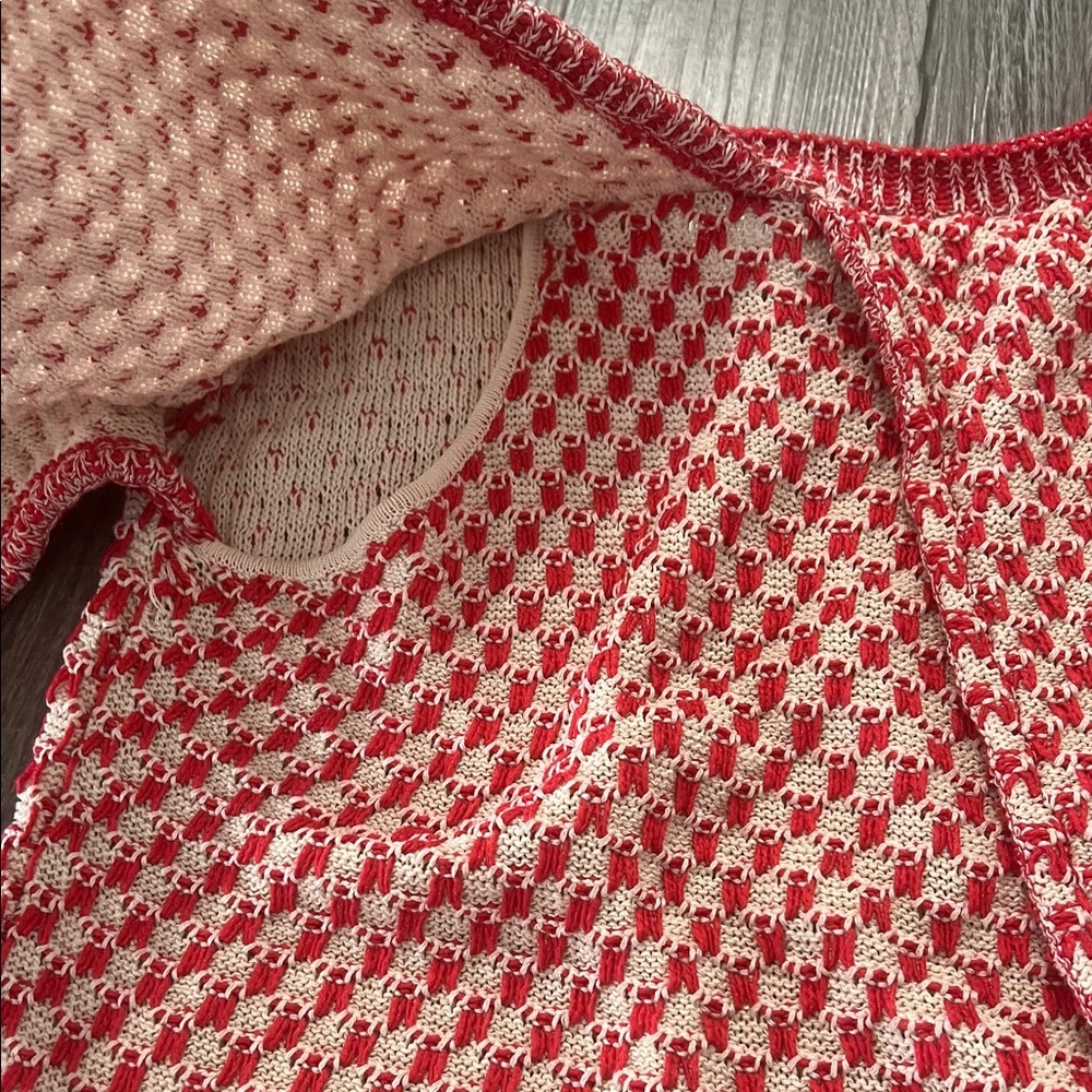 CHANEL Women’s knit Sweater in Red and Cream with cape, no size tag - Picture 6 of 6